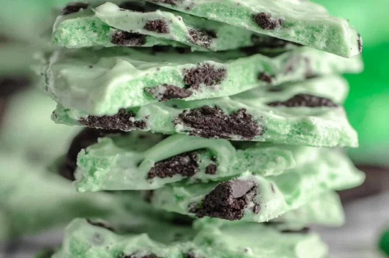 Deliciously Easy Mint Oreo Bark Recipe