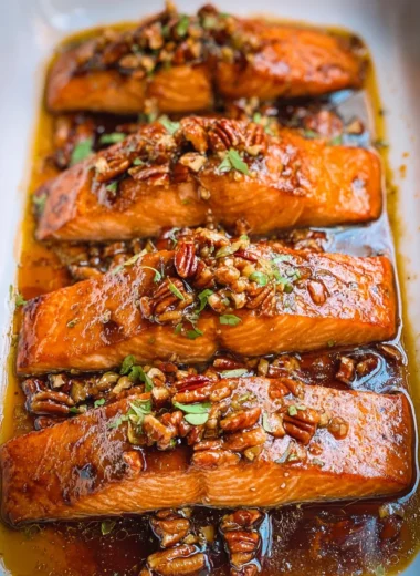 Delicious Maple Pecan Glazed Salmon Recipe