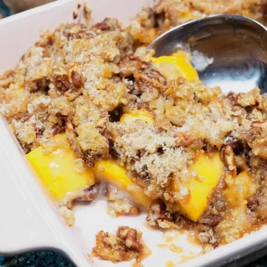 Deliciously Easy Pecan Peach Crisp Recipe
