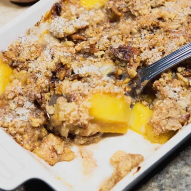 Deliciously Easy Pecan Peach Crisp Recipe