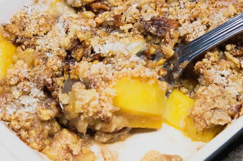 Deliciously Easy Pecan Peach Crisp Recipe