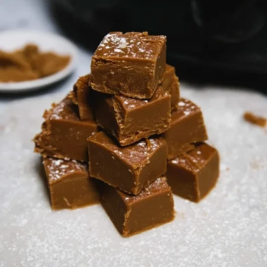 Irresistibly Easy Slow Cooker Gingerbread Fudge Recipe
