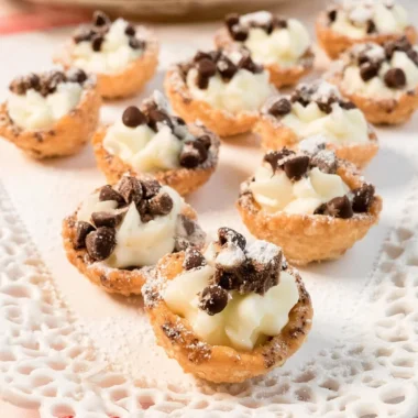 Mini Cannoli Cups Recipe (Quick and Delicious!)