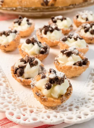 Mini Cannoli Cups Recipe (Quick and Delicious!)